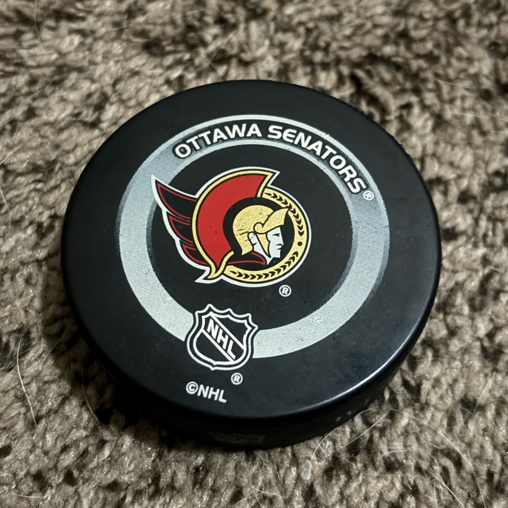 Ottawa Senators NHL Hockey Official Game Puck
